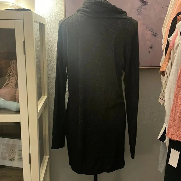 Hacci Cowl Neck Maternity Sweatshirt - Picture 9 of 10